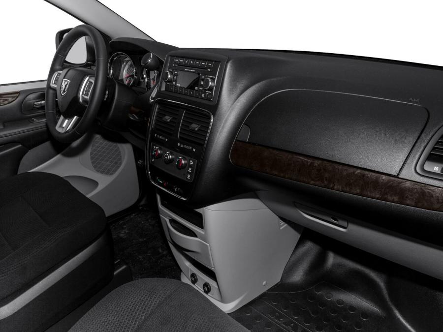  Dodge Ram C-V Tradesman 2011 года  (фото 6 из 13)